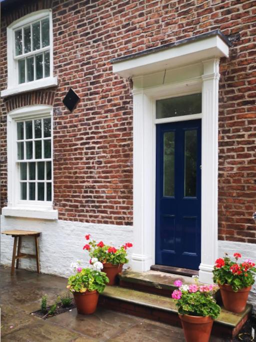 Welcoming Luxury In A Grade II Listed Building Chester Exterior foto